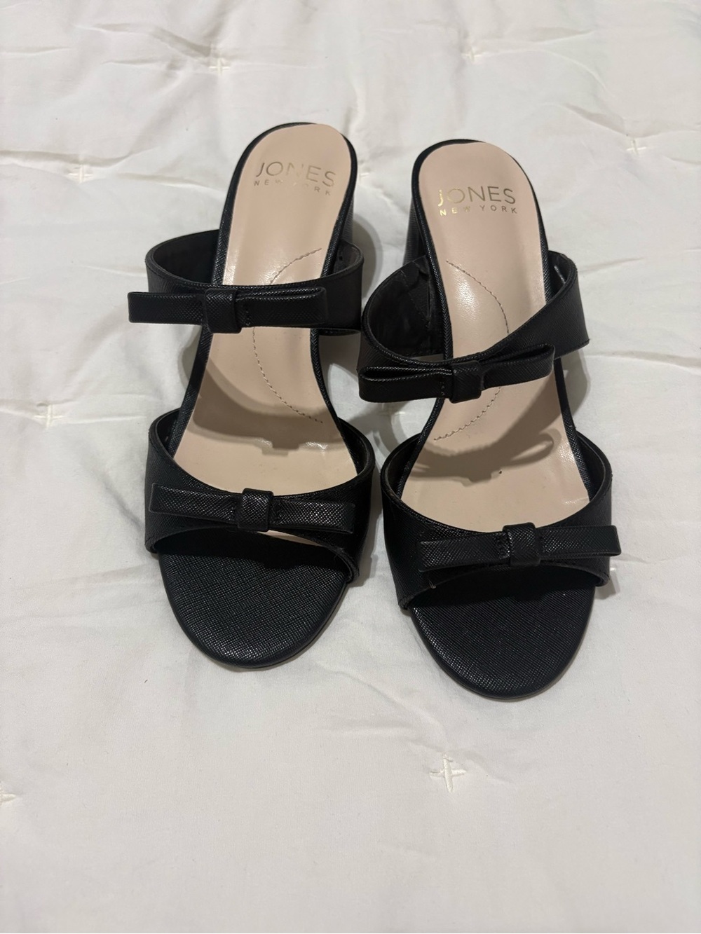 Jones New York Black Bow-Accent Slide Heels
